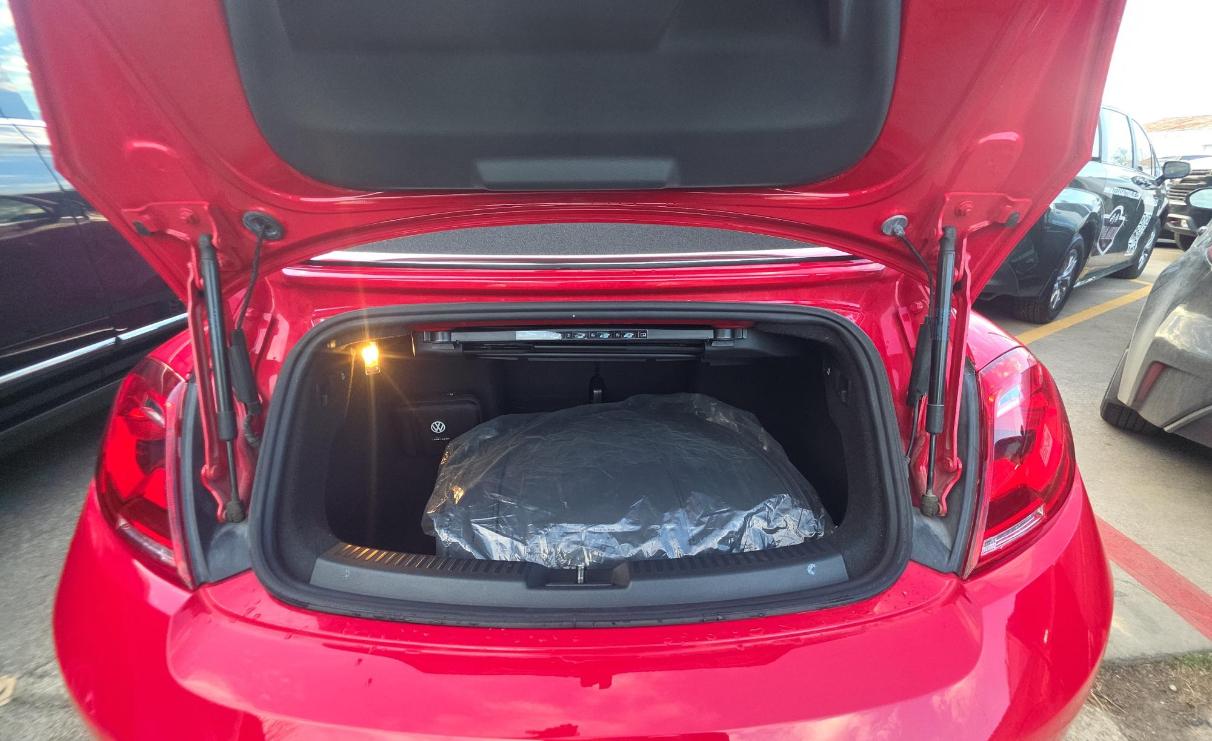 Volkswagen Beetle Convertible 2dr Auto 1.8T 2015