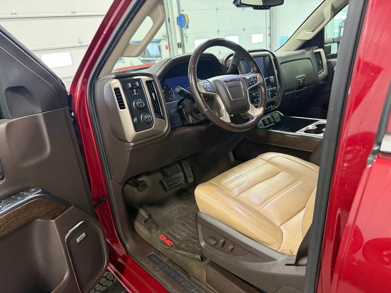 GMC Sierra 2500HD 4WD Crew Cab 153.7" Denali 2018