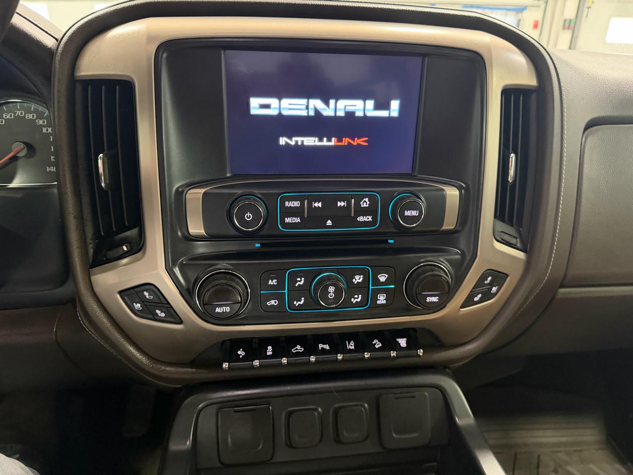 GMC Sierra 2500HD 4WD Crew Cab 153.7" Denali 2018