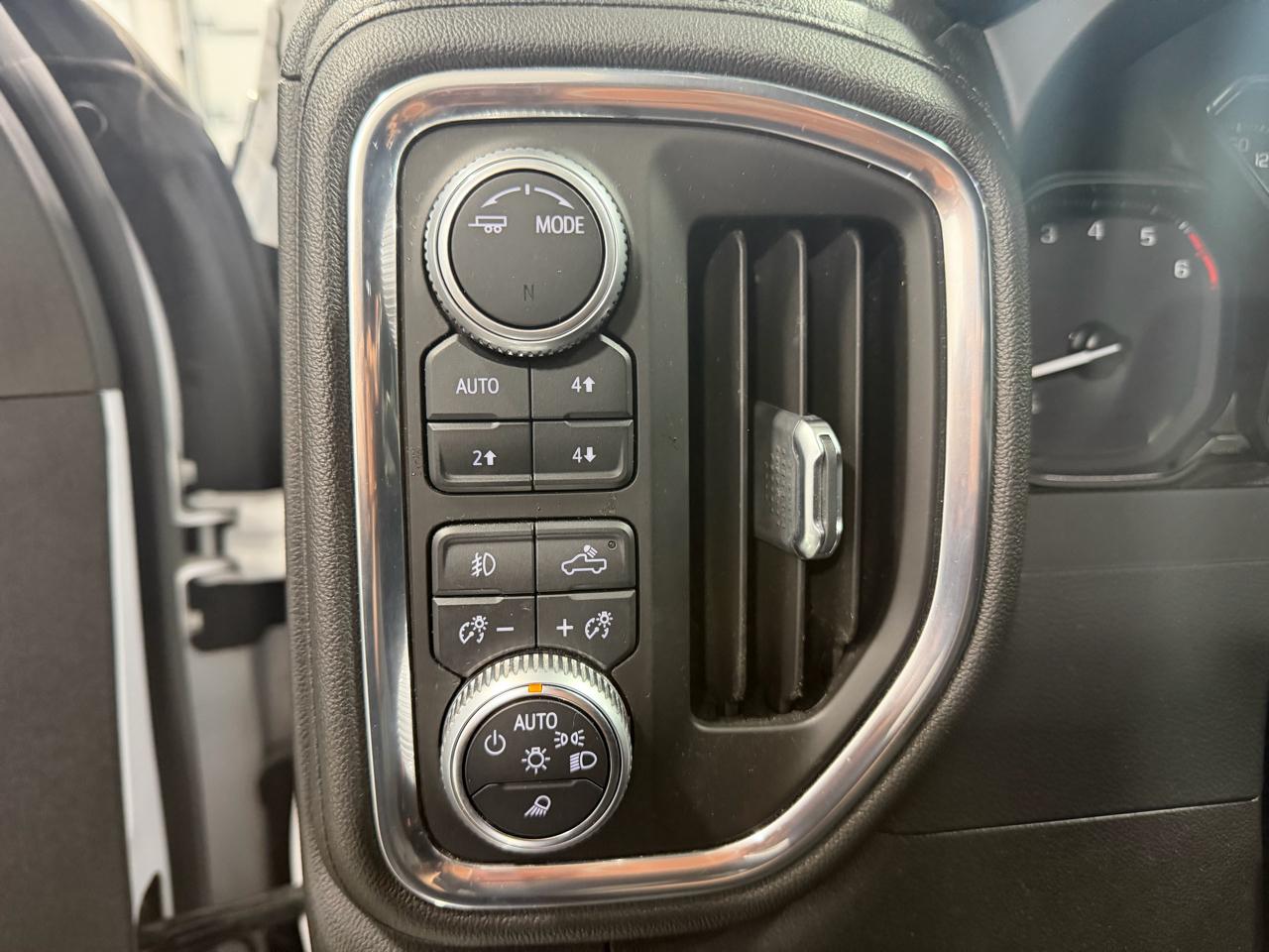 GMC Sierra 2500HD 4WD Crew Cab 159" SLT 2021