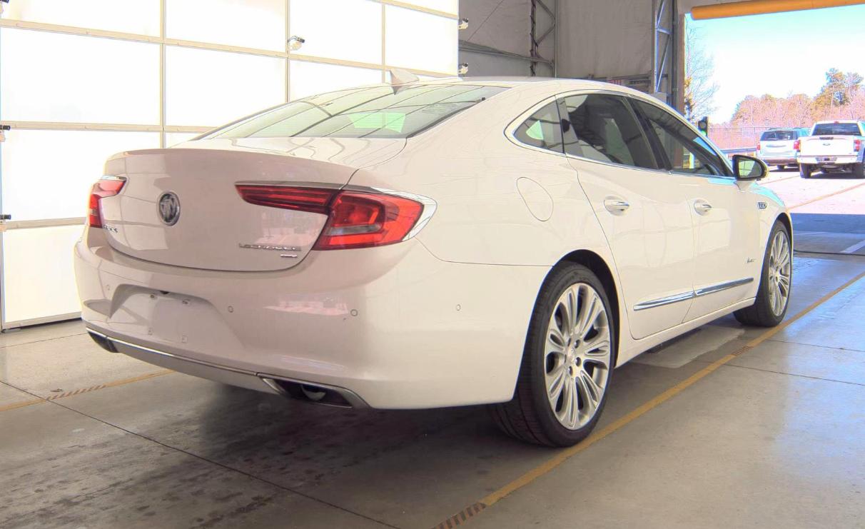 Buick LaCrosse 4dr Sdn Avenir AWD 2018