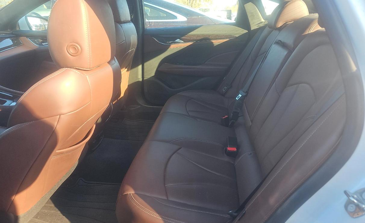 Buick LaCrosse 4dr Sdn Avenir AWD 2018