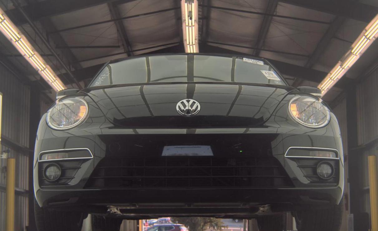 Volkswagen Beetle Convertible 2dr DSG 2.0T R-Line 2014