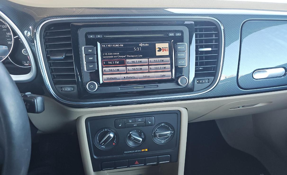 Volkswagen Beetle Convertible 2dr DSG 2.0T R-Line 2014