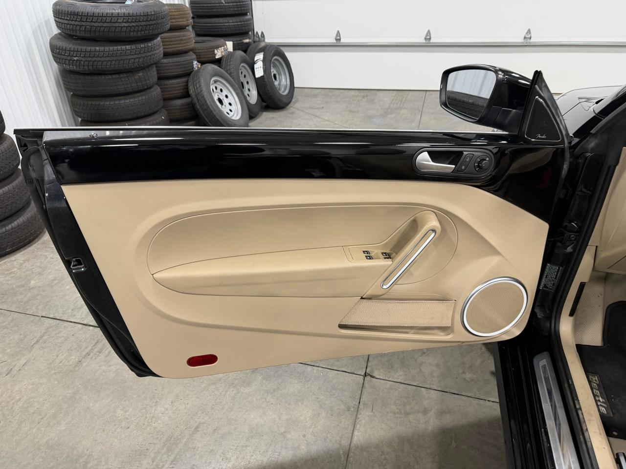 Volkswagen Beetle Convertible 2dr DSG 2.0T R-Line 2014