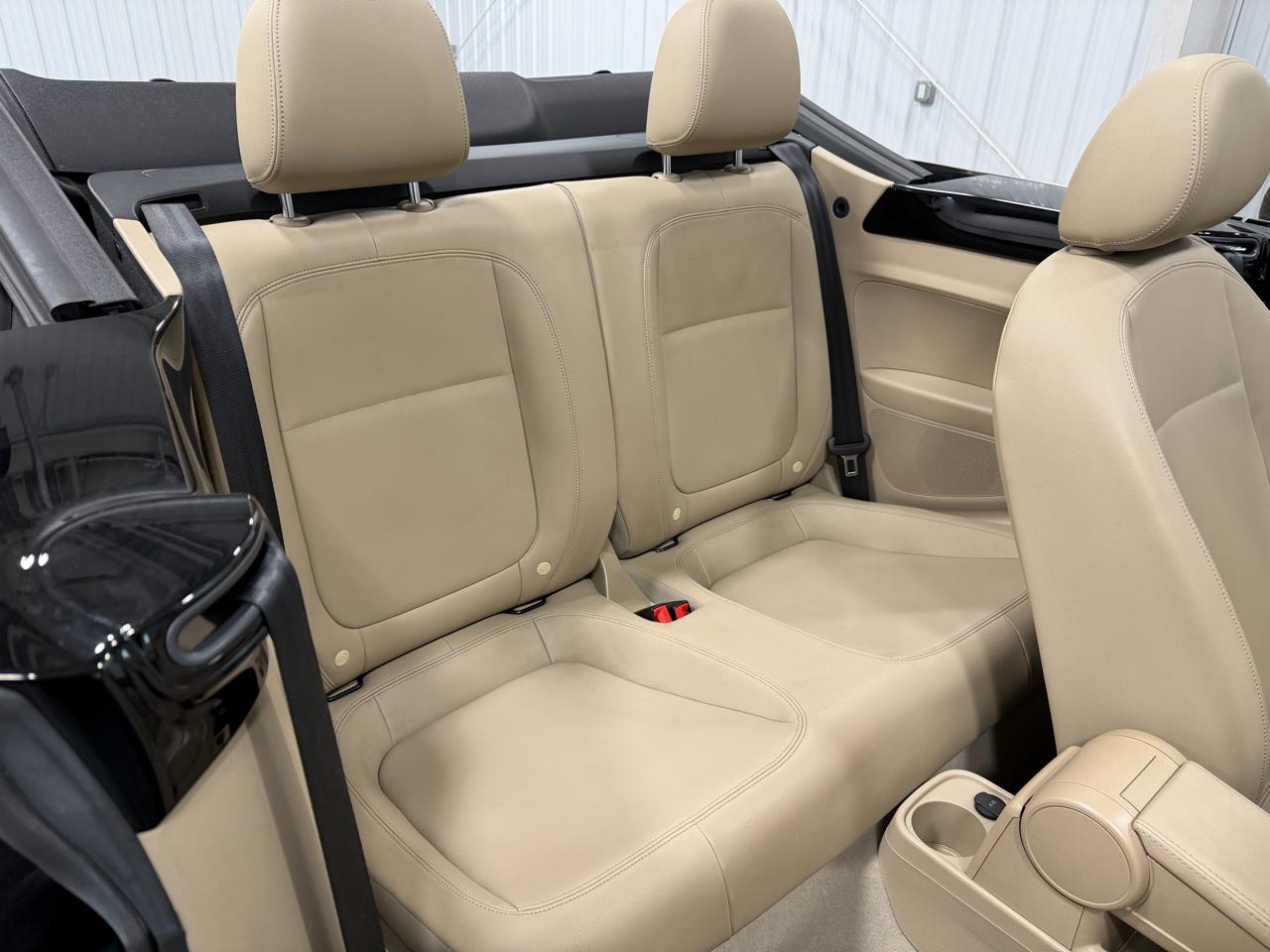 Volkswagen Beetle Convertible 2dr DSG 2.0T R-Line 2014