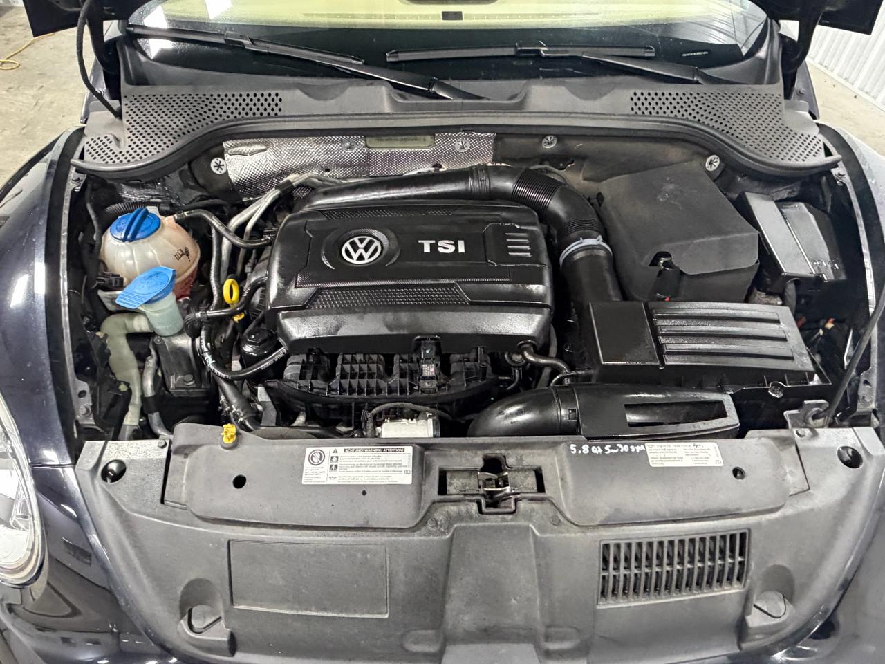 Volkswagen Beetle Convertible 2dr DSG 2.0T R-Line 2014