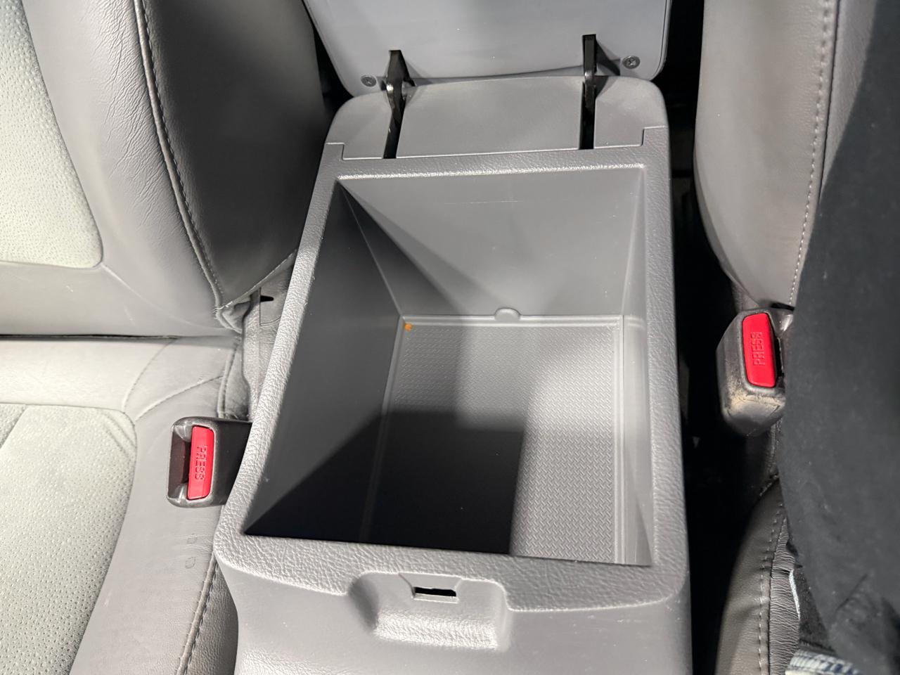 Hyundai Santa Fe FWD 4dr V6 SE 2012