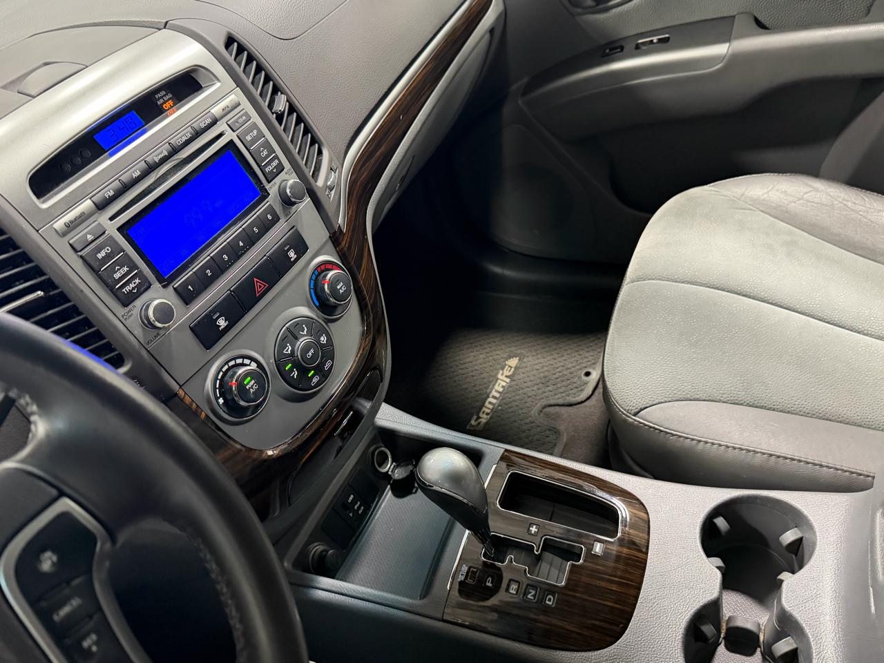 Hyundai Santa Fe FWD 4dr V6 SE 2012