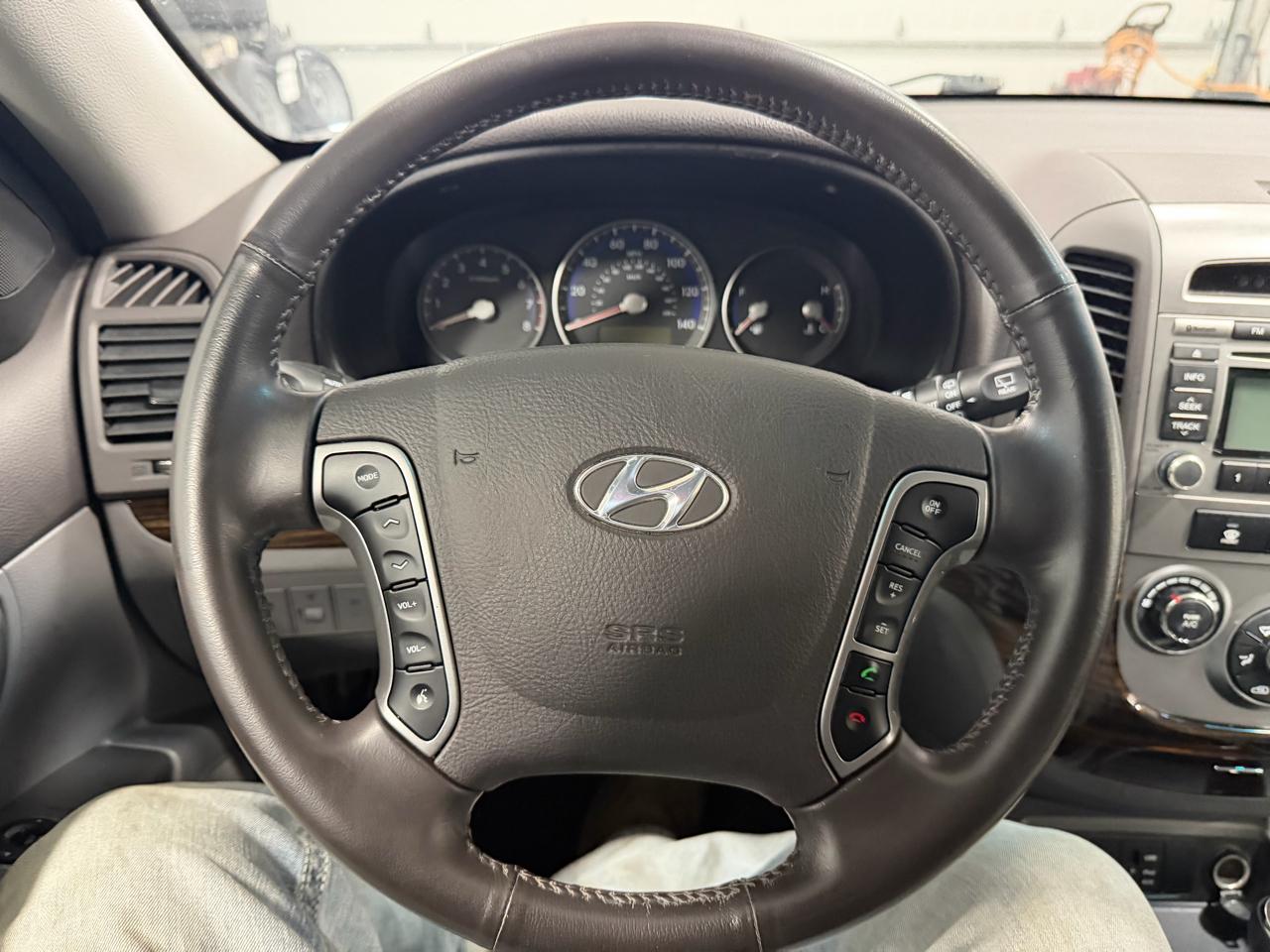 Hyundai Santa Fe FWD 4dr V6 SE 2012