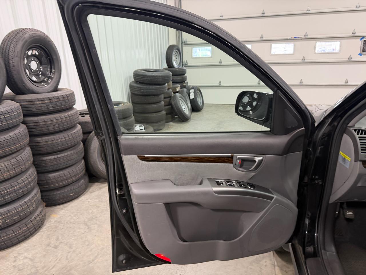 Hyundai Santa Fe FWD 4dr V6 SE 2012