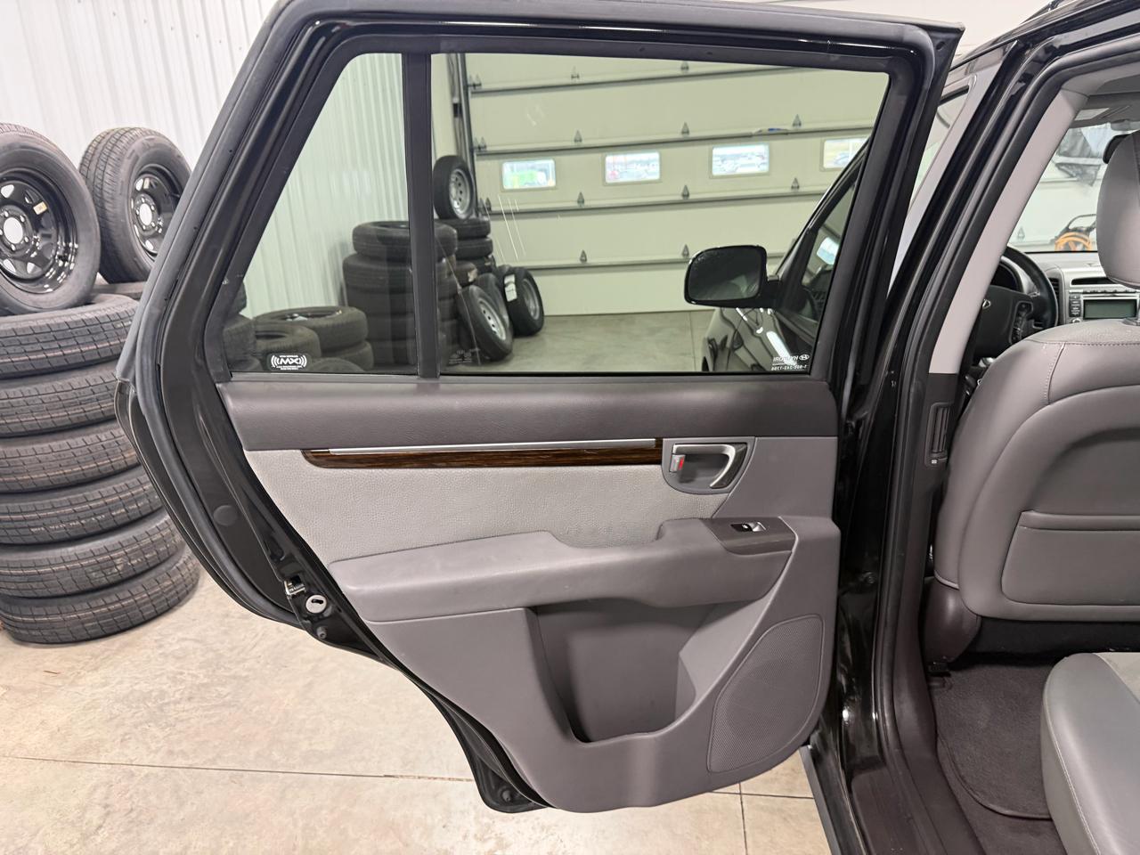 Hyundai Santa Fe FWD 4dr V6 SE 2012