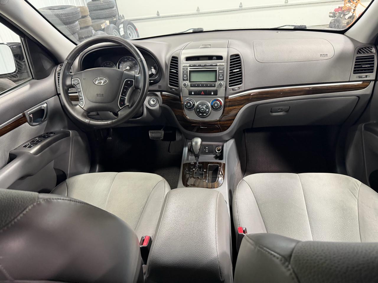 Hyundai Santa Fe FWD 4dr V6 SE 2012