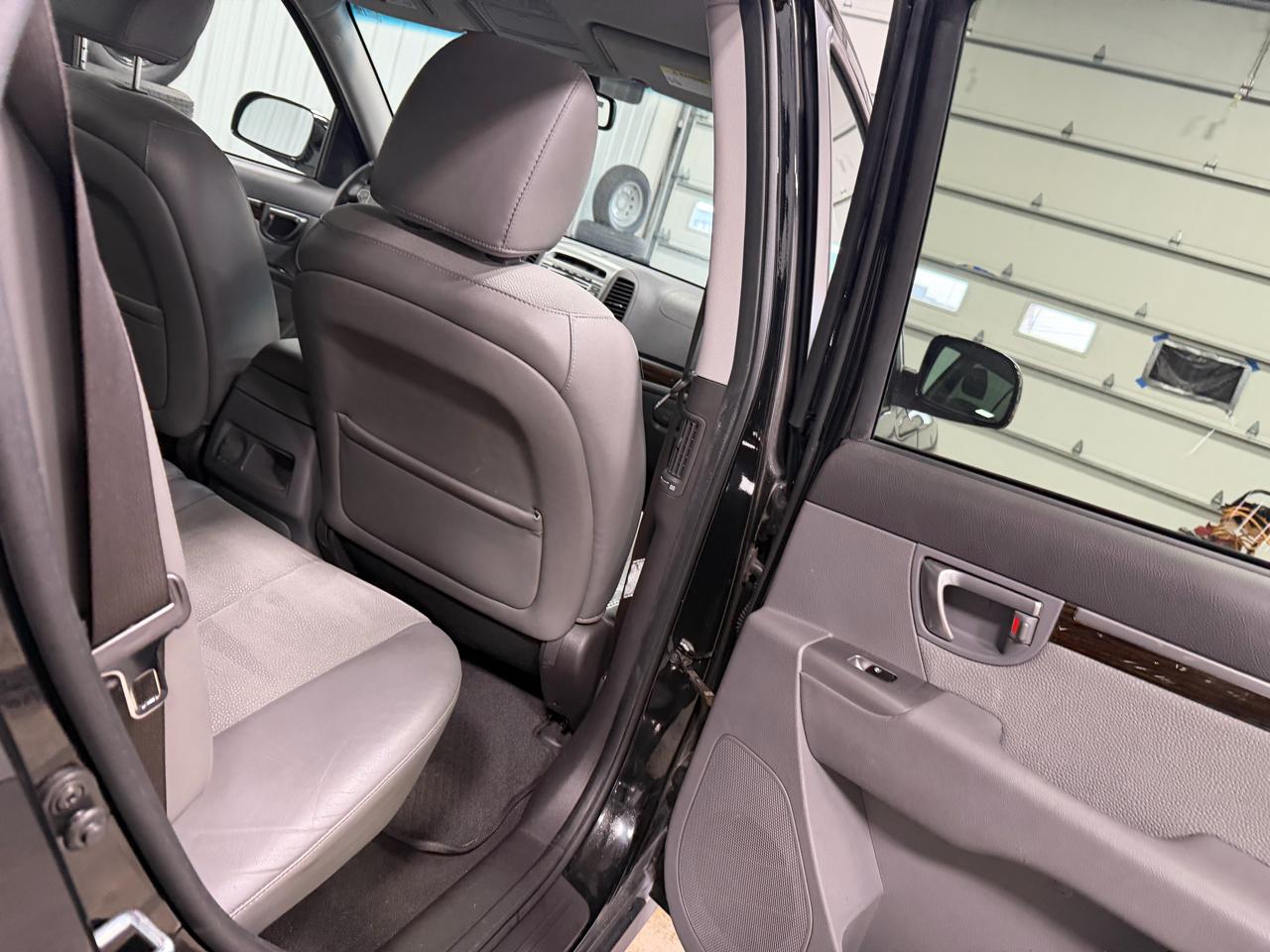 Hyundai Santa Fe FWD 4dr V6 SE 2012