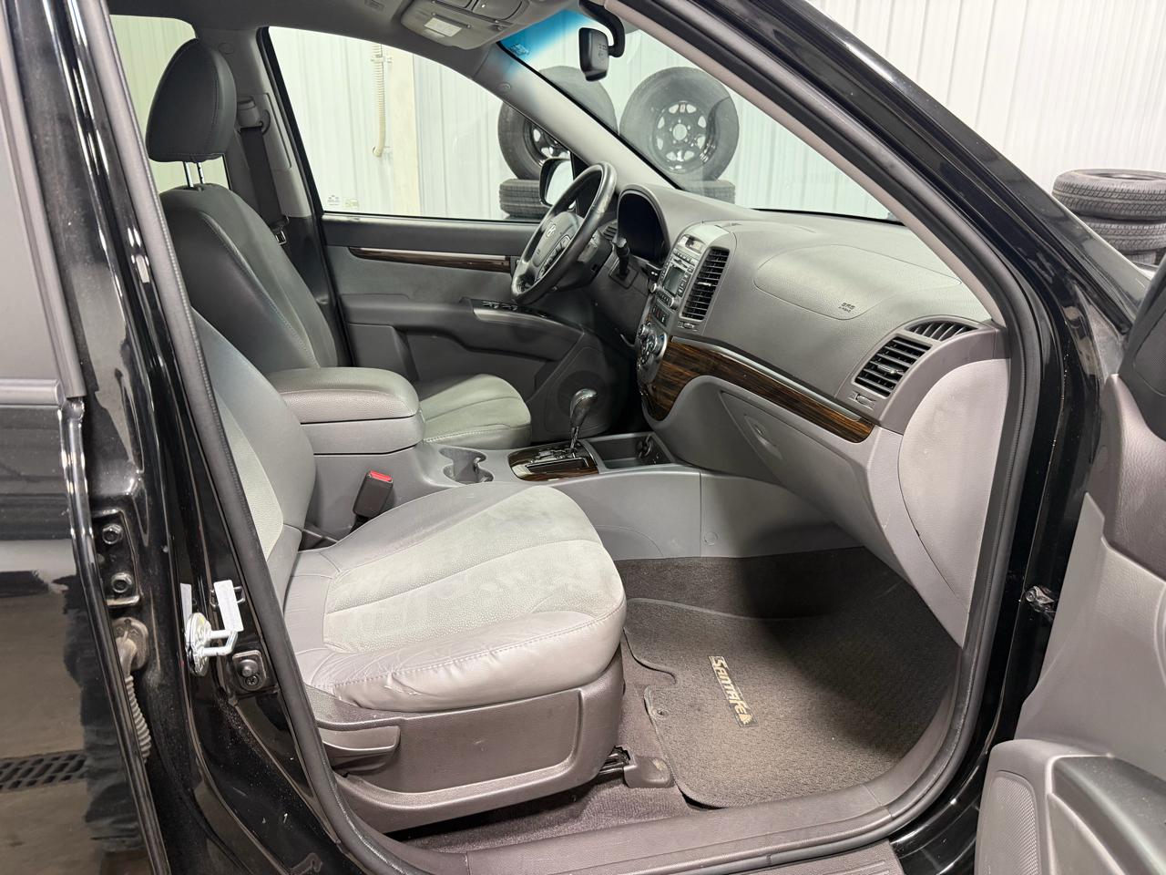 Hyundai Santa Fe FWD 4dr V6 SE 2012