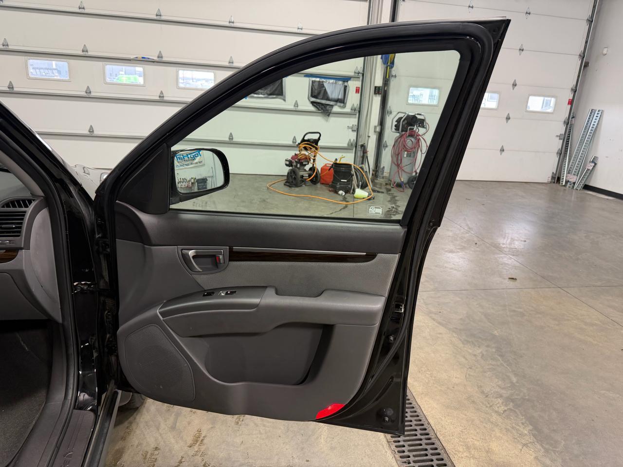 Hyundai Santa Fe FWD 4dr V6 SE 2012