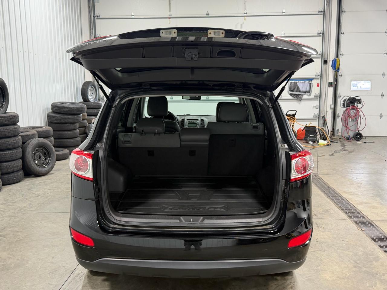 Hyundai Santa Fe FWD 4dr V6 SE 2012