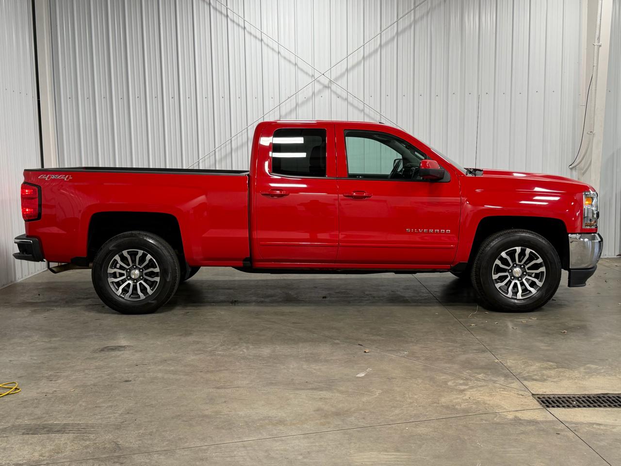 Chevrolet Silverado 1500 4WD Double Cab 143.5" LT w/1LT 2017