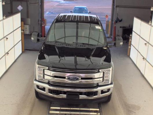 Ford Super Duty F-250 SRW Lariat 4WD Crew Cab 8' Box 2017