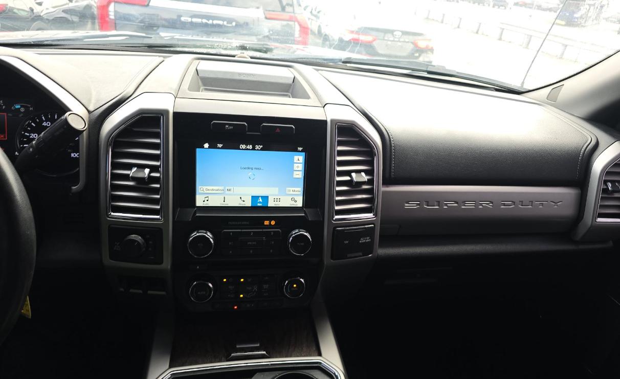 Ford Super Duty F-250 SRW Lariat 4WD Crew Cab 8' Box 2017