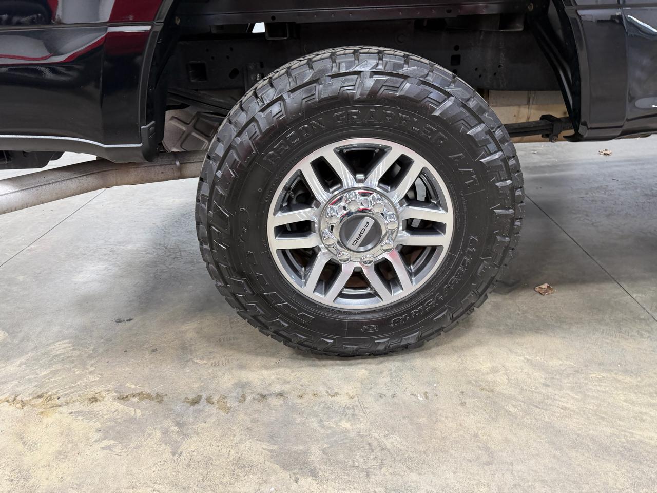 Ford Super Duty F-250 SRW Lariat 4WD Crew Cab 8' Box 2017