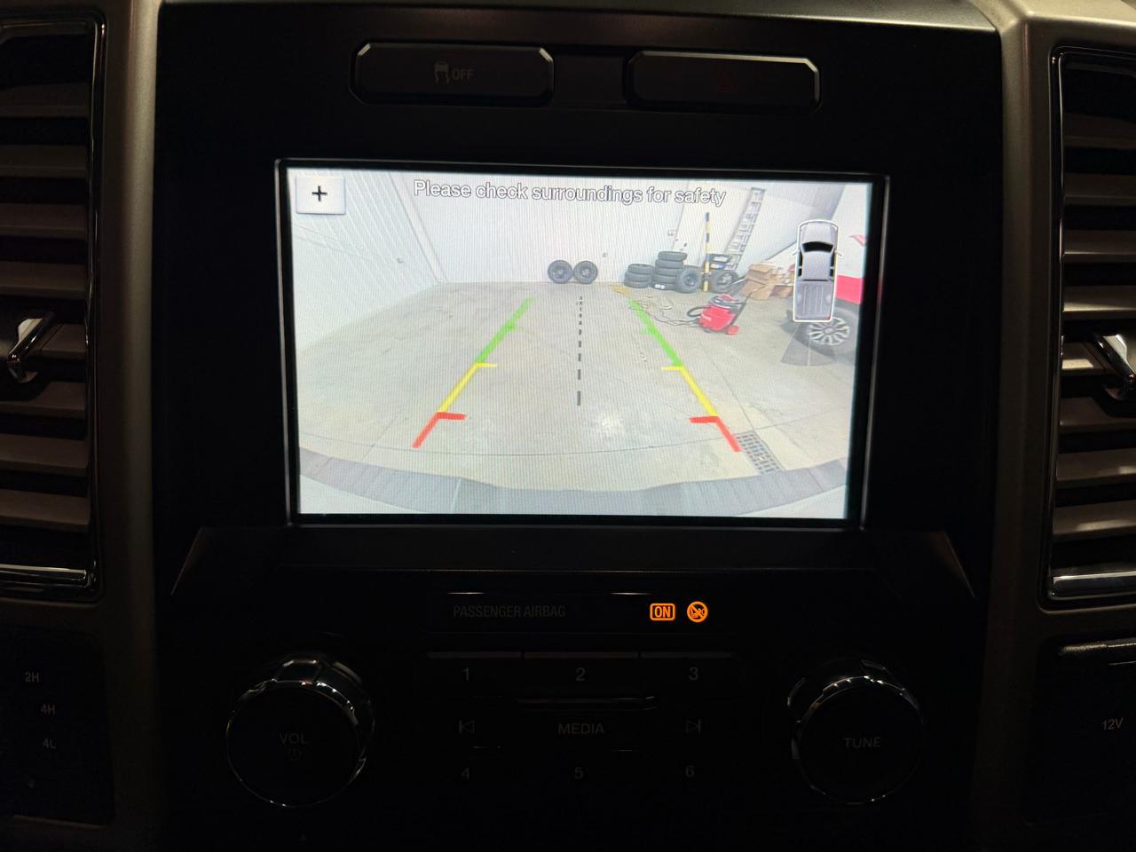 Ford Super Duty F-250 SRW Lariat 4WD Crew Cab 8' Box 2017