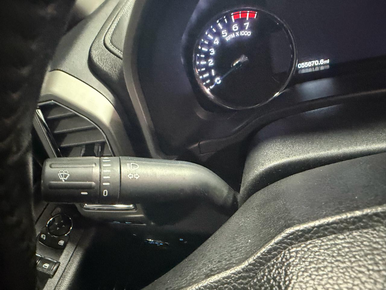 Ford Super Duty F-250 SRW Lariat 4WD Crew Cab 8' Box 2017