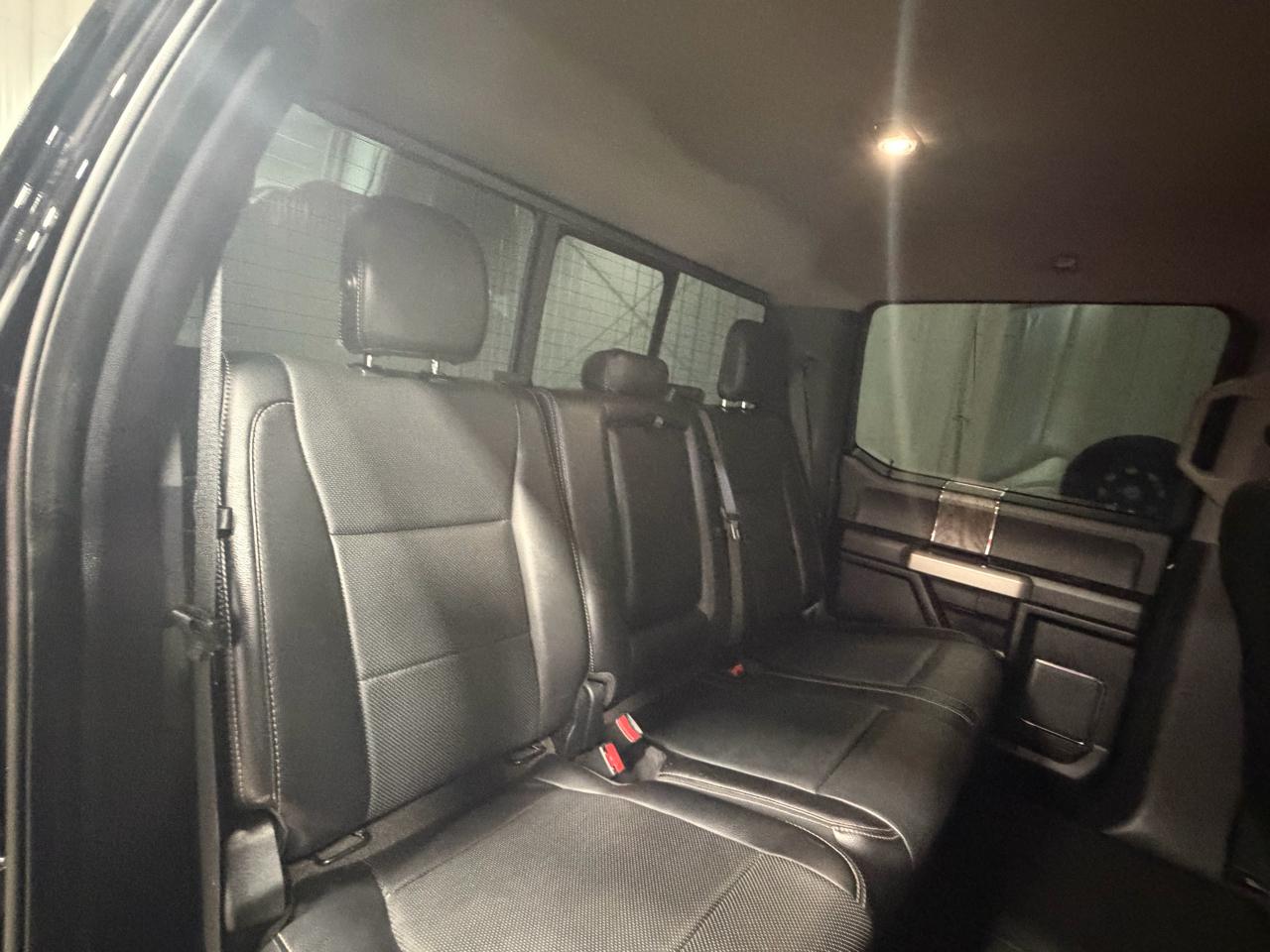 Ford Super Duty F-250 SRW Lariat 4WD Crew Cab 8' Box 2017