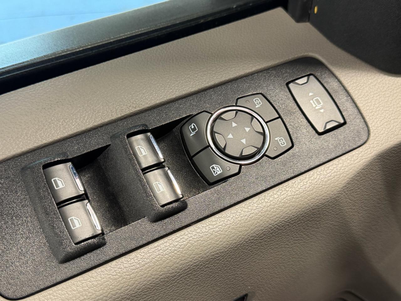 Ford Super Duty F-250 SRW XLT 4WD Reg Cab 8' Box 2021