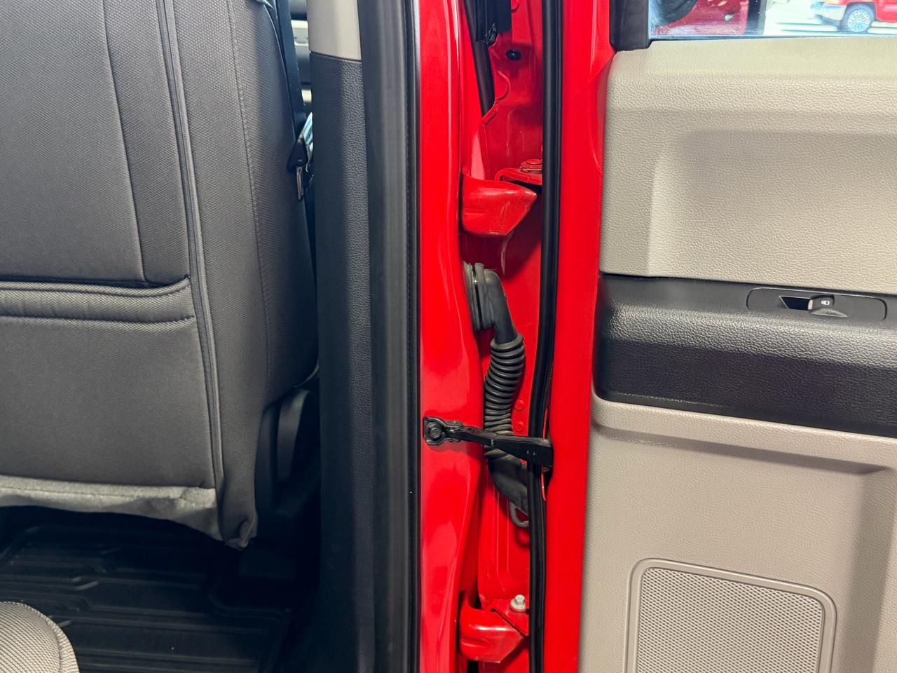 Ford Super Duty F-250 SRW XLT 4WD Reg Cab 8' Box 2021