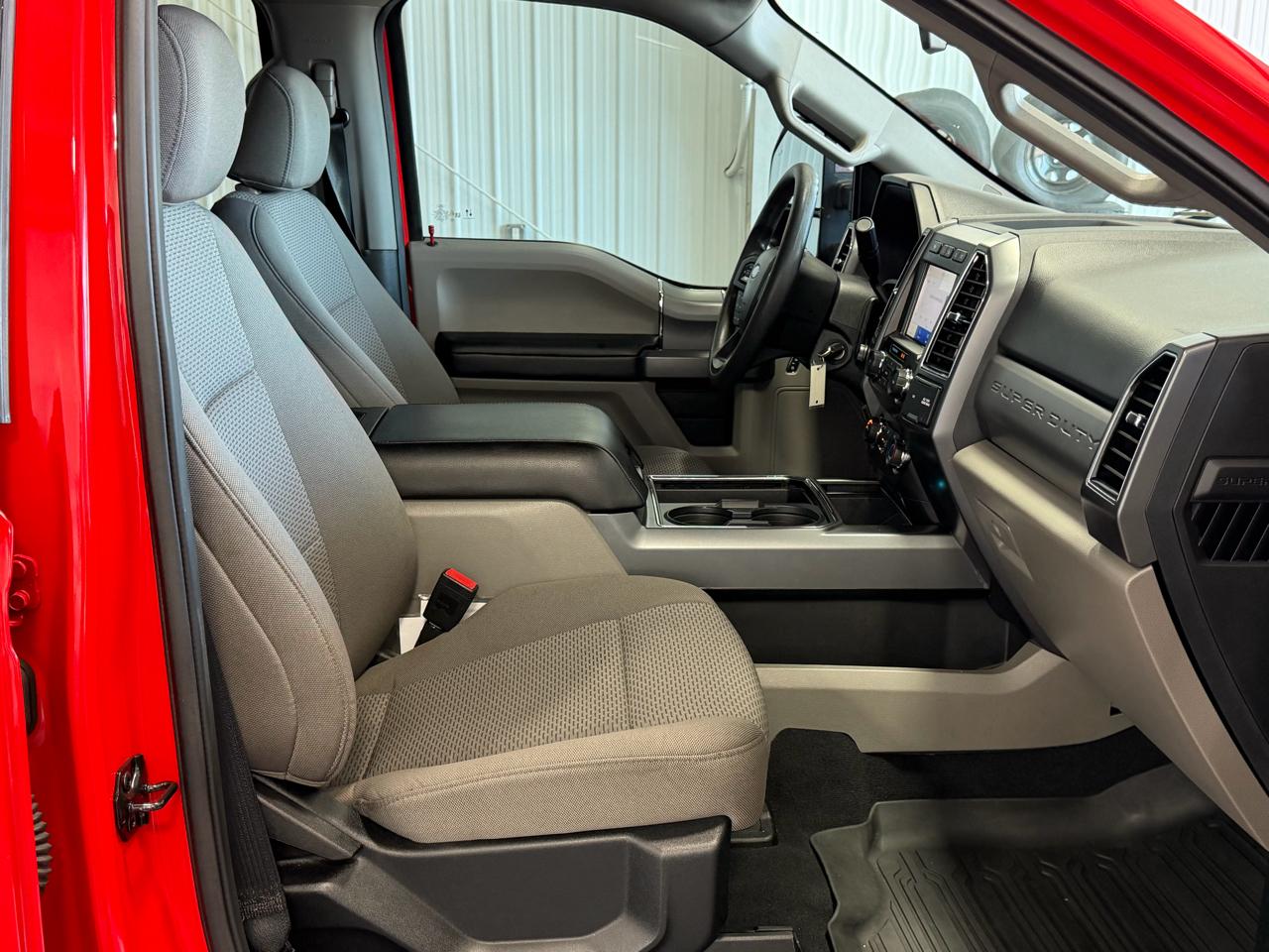 Ford Super Duty F-250 SRW XLT 4WD Reg Cab 8' Box 2021