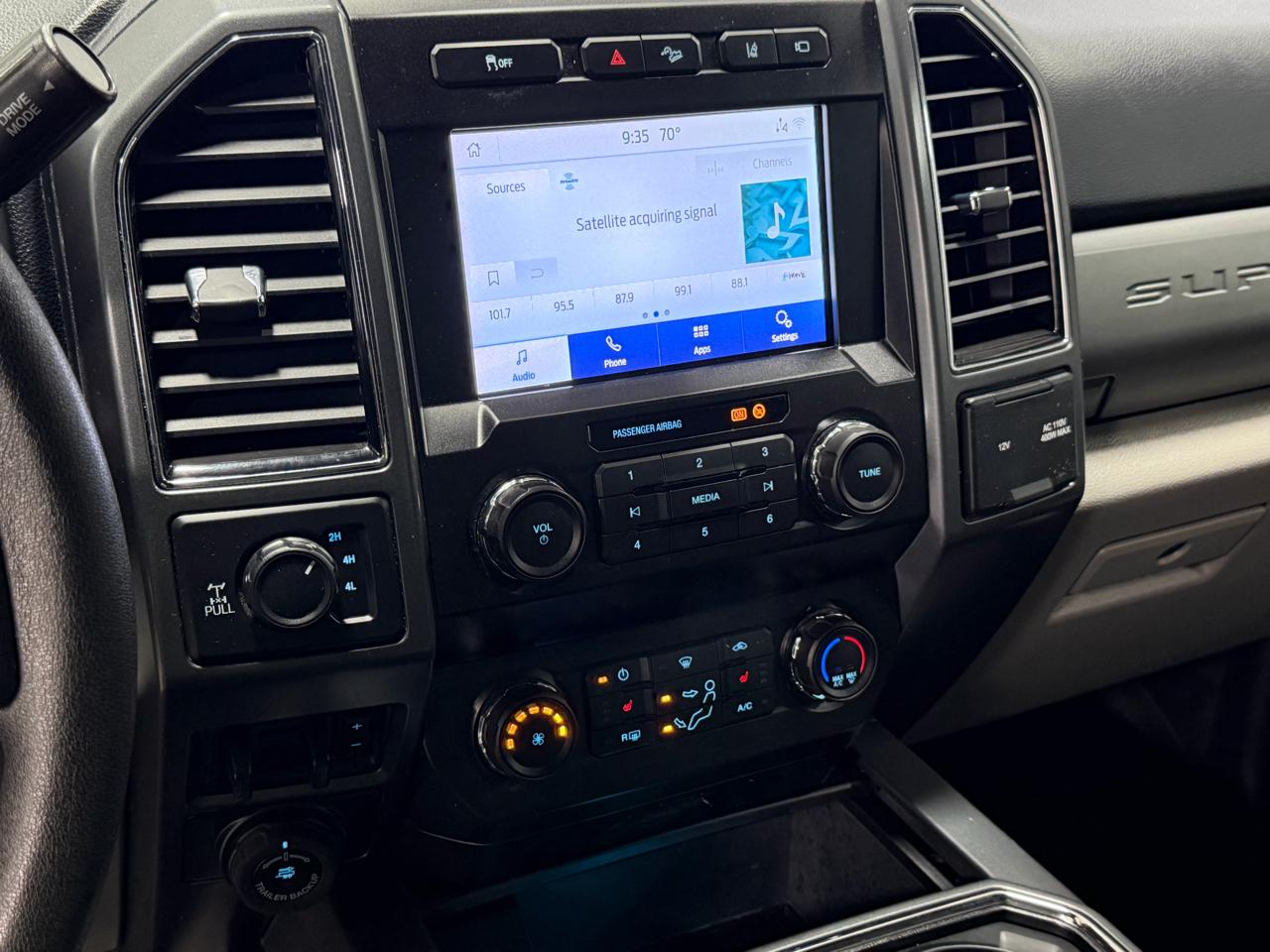 Ford Super Duty F-250 SRW XLT 4WD Reg Cab 8' Box 2021