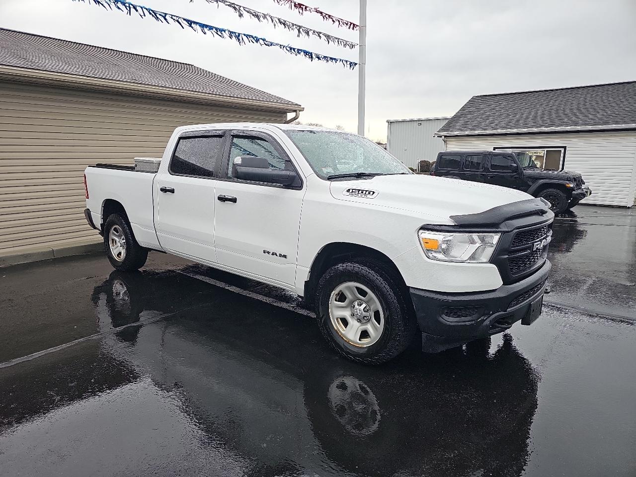 RAM 1500 Tradesman 4x4 Crew Cab 6'4" Box 2019