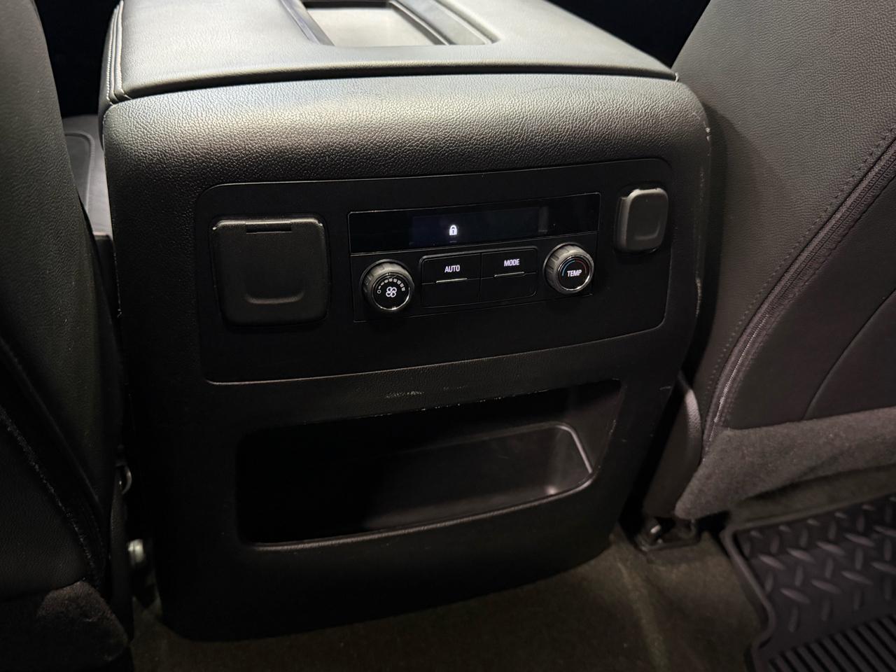 Chevrolet Tahoe 4WD 4dr LT 2018