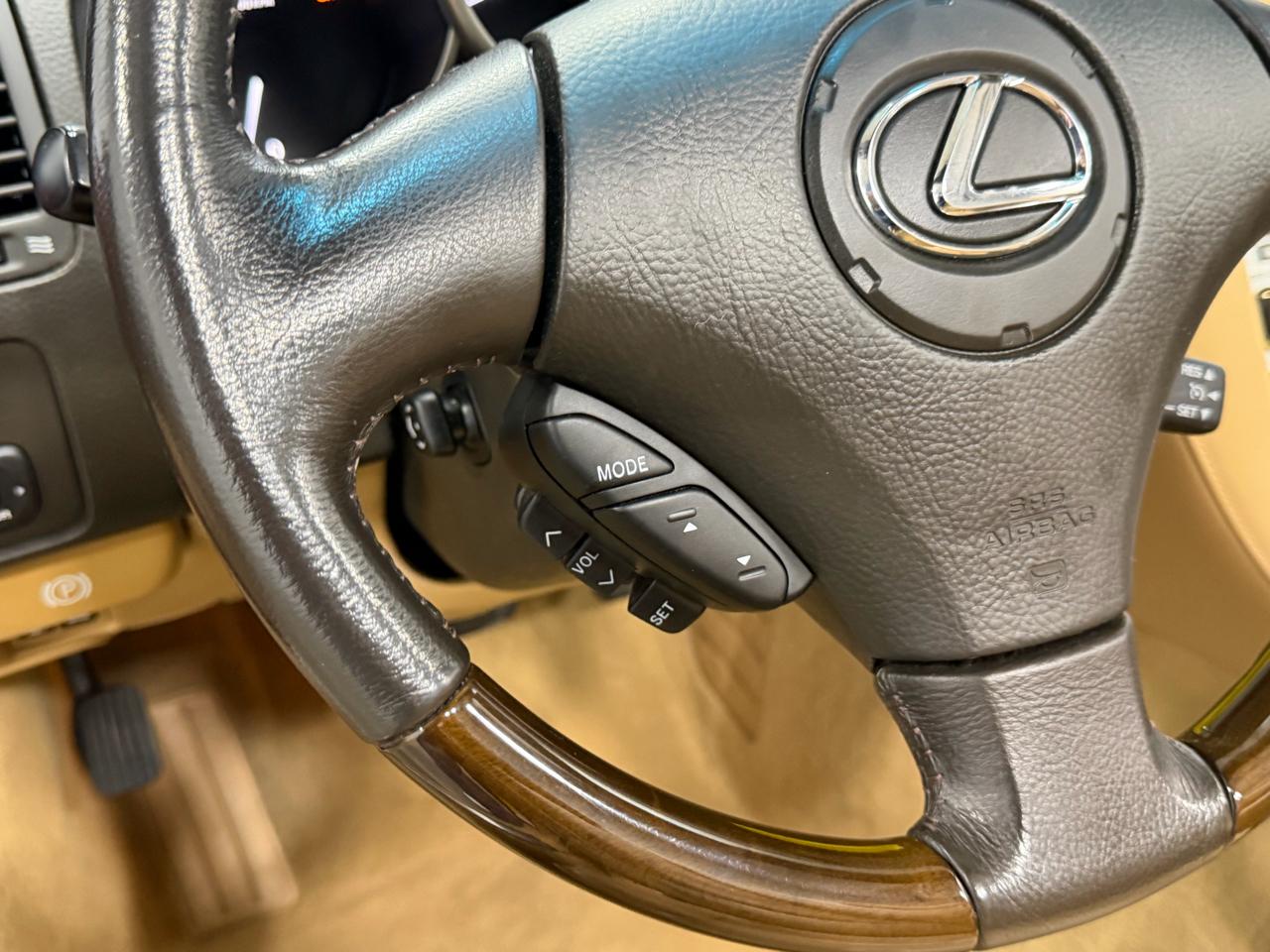 Lexus SC 430 2dr Convertible 2006