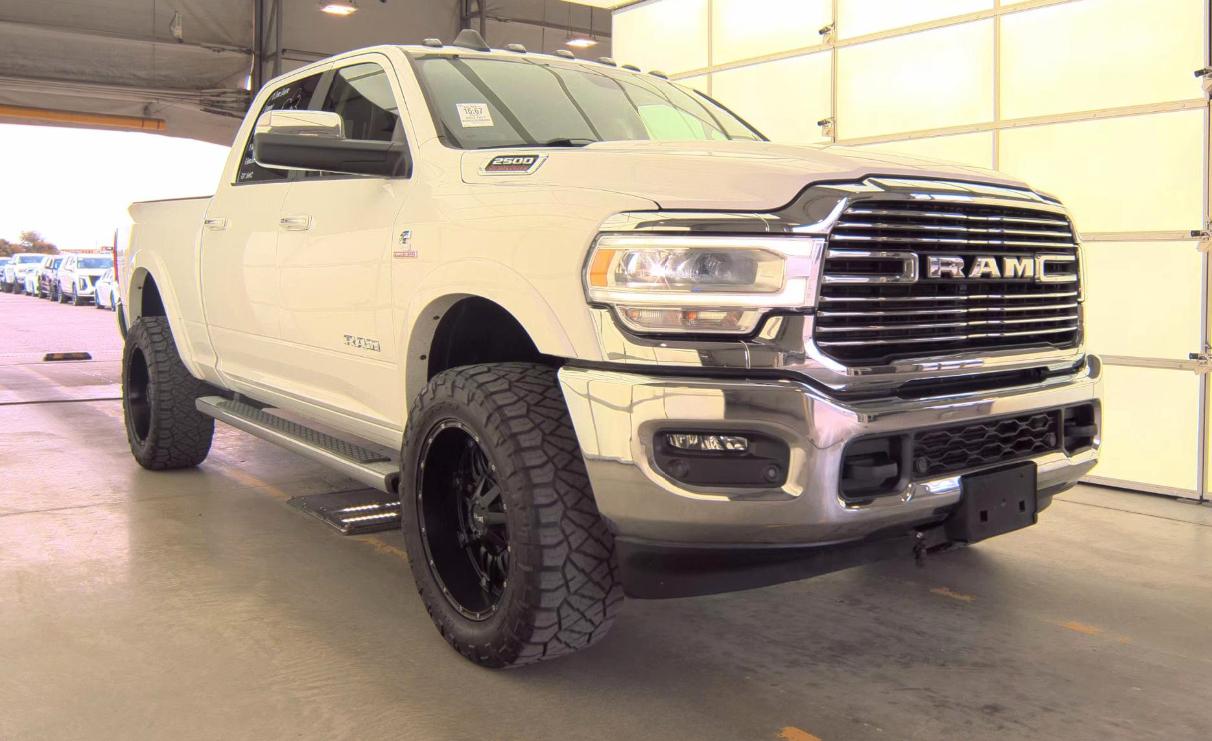 RAM 2500 Laramie 4x4 Crew Cab 6'4" Box 2021