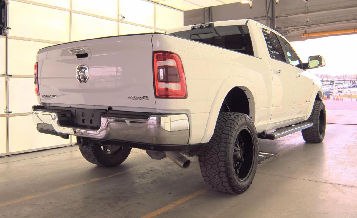 RAM 2500 Laramie 4x4 Crew Cab 6'4" Box 2021