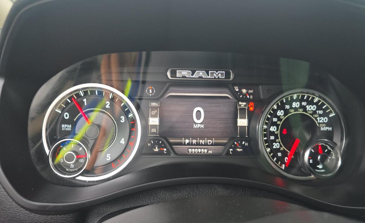 RAM 2500 Laramie 4x4 Crew Cab 6'4" Box 2021