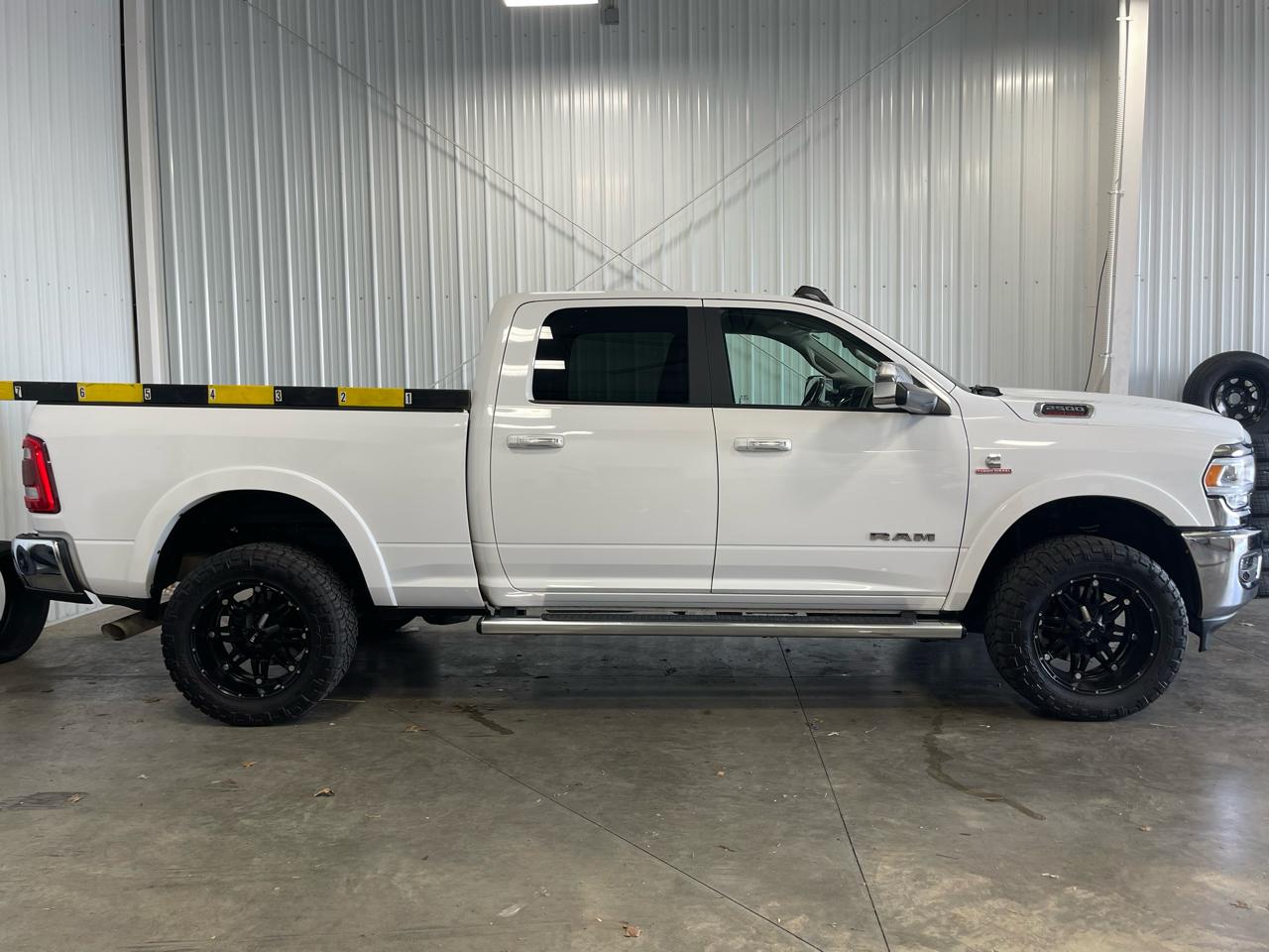 RAM 2500 Laramie 4x4 Crew Cab 6'4" Box 2021