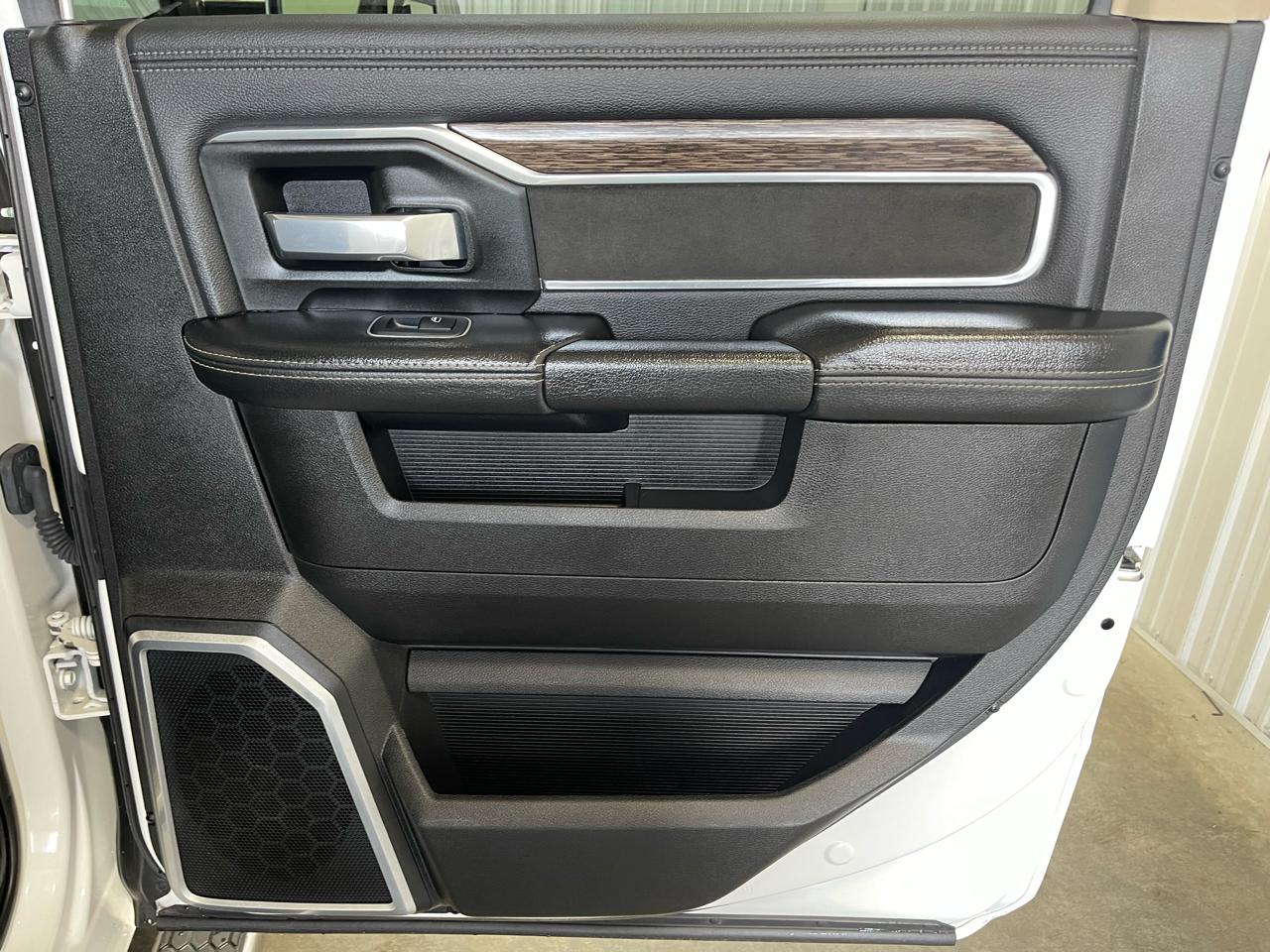 RAM 2500 Laramie 4x4 Crew Cab 6'4" Box 2021