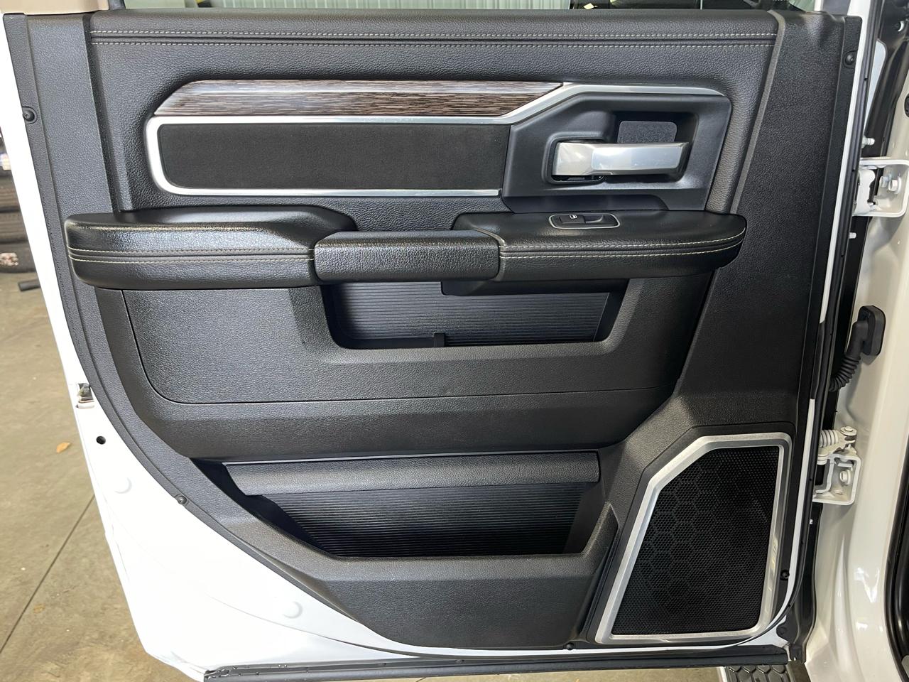 RAM 2500 Laramie 4x4 Crew Cab 6'4" Box 2021