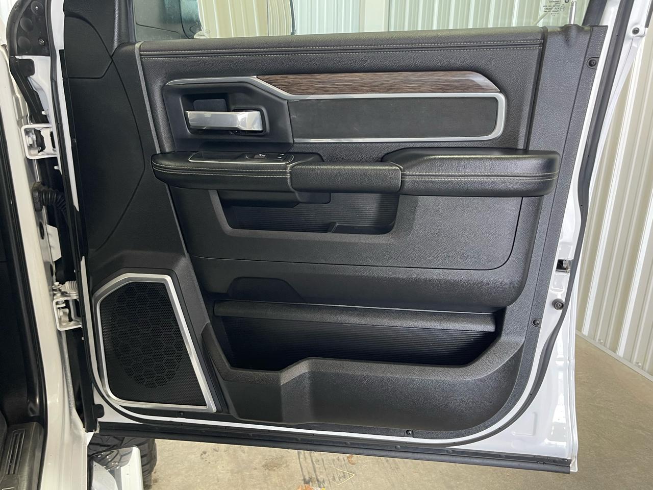 RAM 2500 Laramie 4x4 Crew Cab 6'4" Box 2021