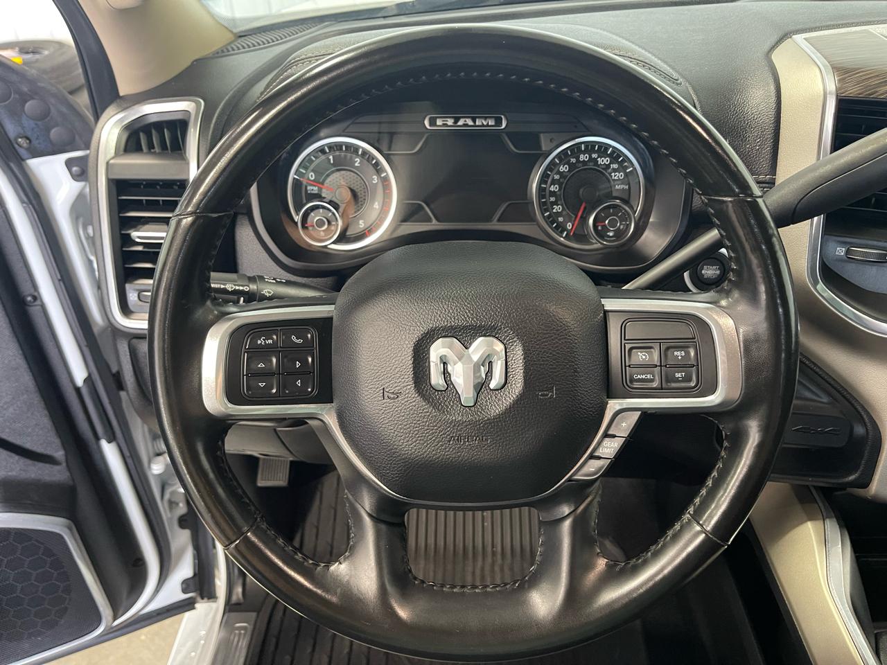 RAM 2500 Laramie 4x4 Crew Cab 6'4" Box 2021