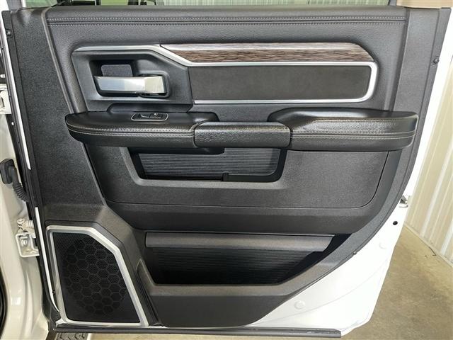 RAM 2500 Laramie 4x4 Crew Cab 6'4" Box 2021