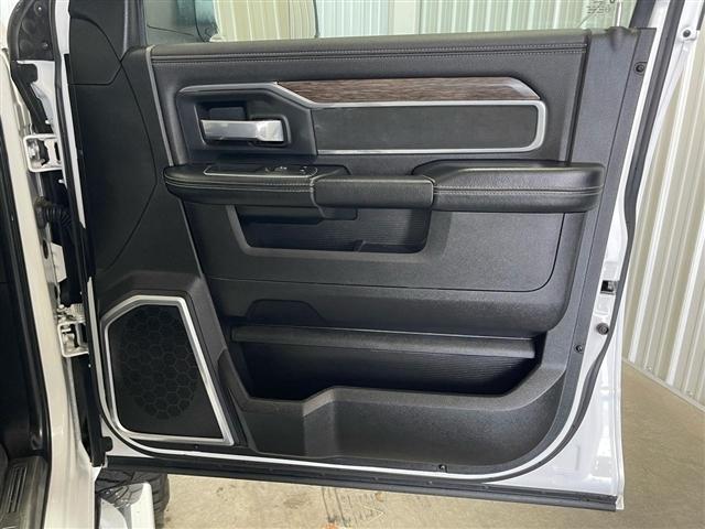 RAM 2500 Laramie 4x4 Crew Cab 6'4" Box 2021
