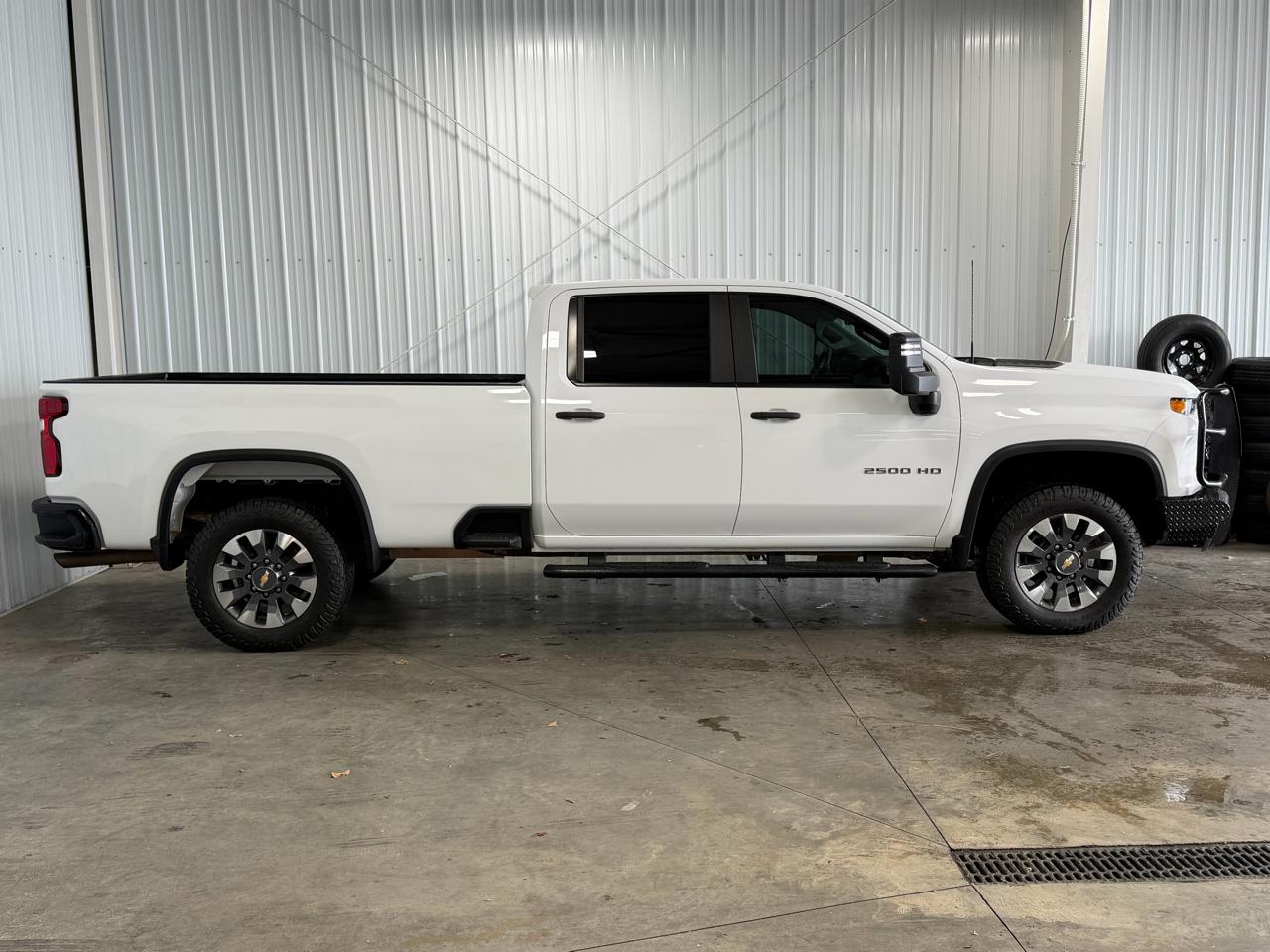 Chevrolet Silverado 2500HD 4WD Crew Cab 172" Custom 2021