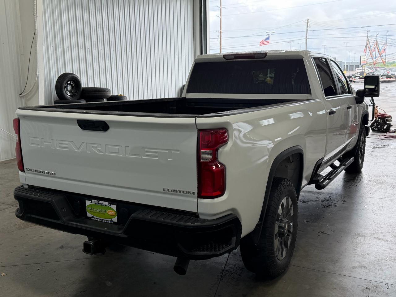 Chevrolet Silverado 2500HD 4WD Crew Cab 172" Custom 2021