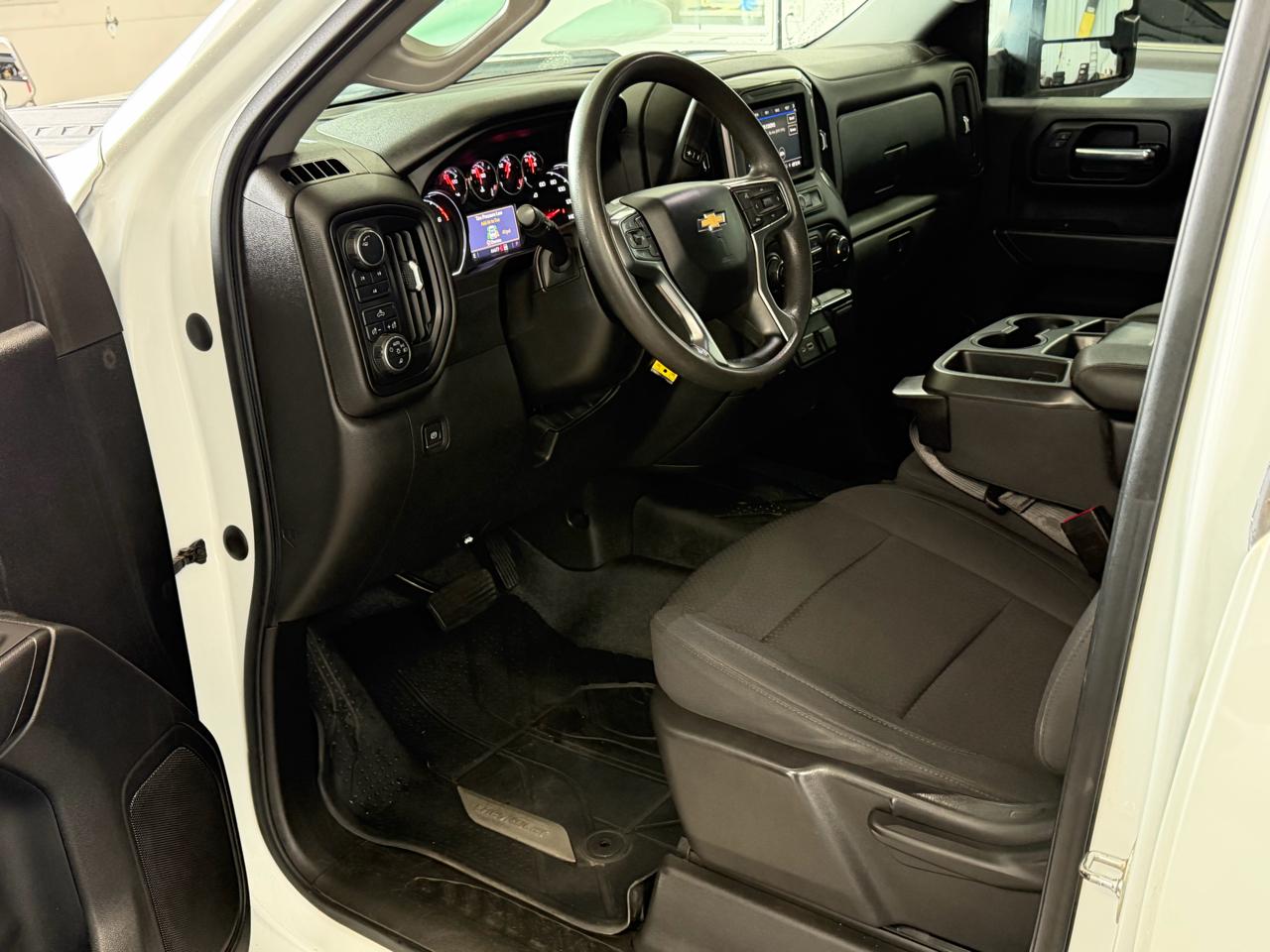 Chevrolet Silverado 2500HD 4WD Crew Cab 172" Custom 2021