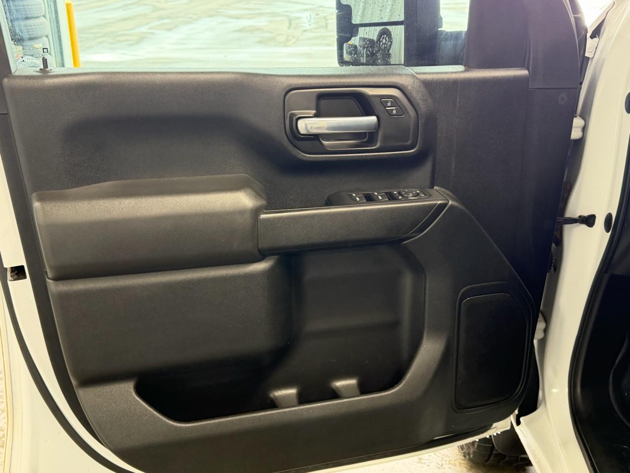 Chevrolet Silverado 2500HD 4WD Crew Cab 172" Custom 2021