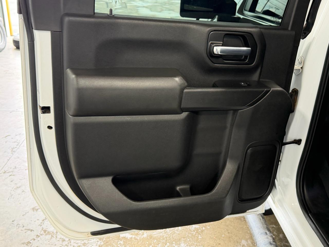 Chevrolet Silverado 2500HD 4WD Crew Cab 172" Custom 2021